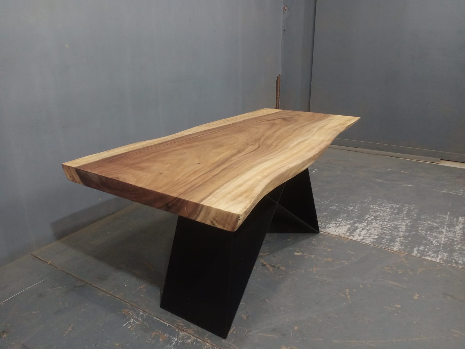 Live Edge Tables
