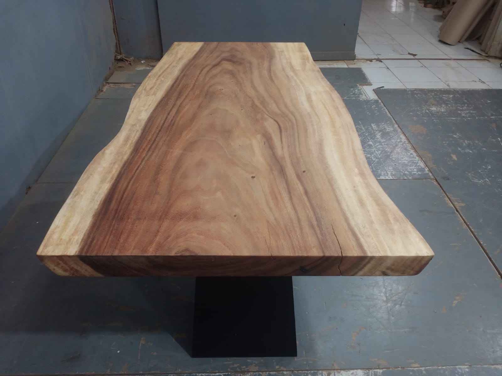 Live Edge Tables