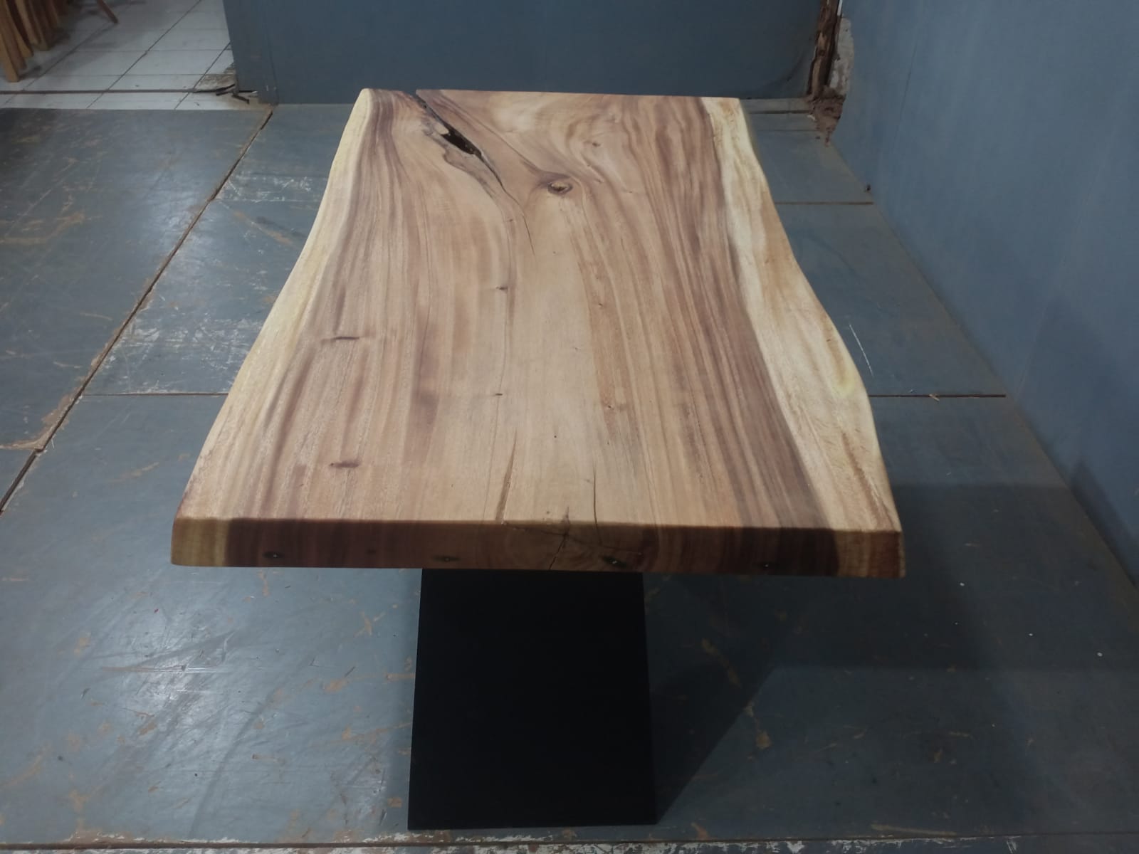 Live Edge Tables