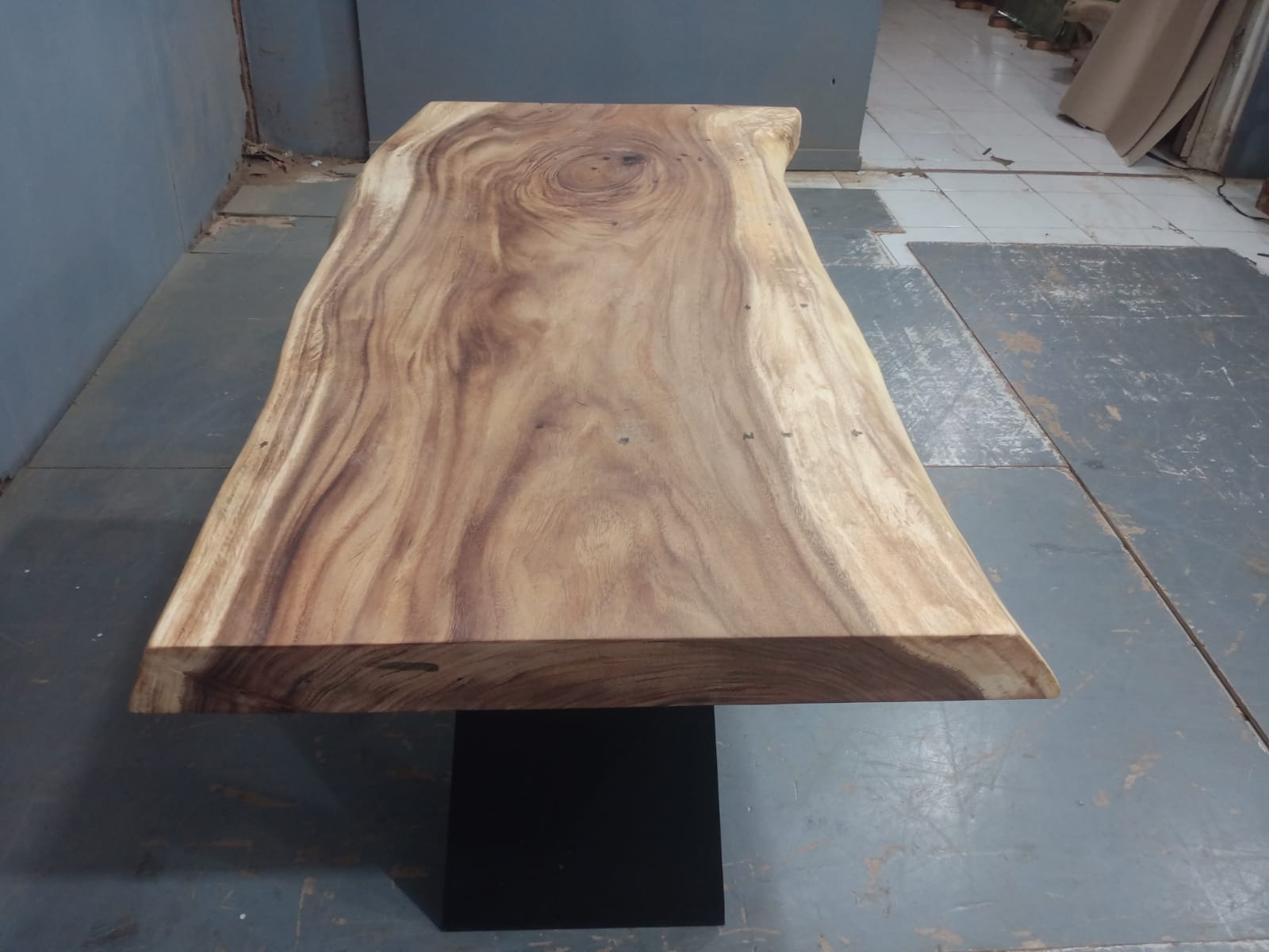 Live Edge Tables