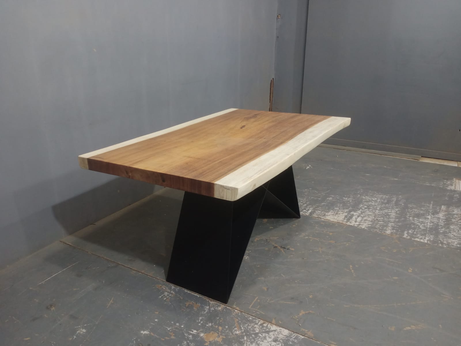 Live Edge Tables