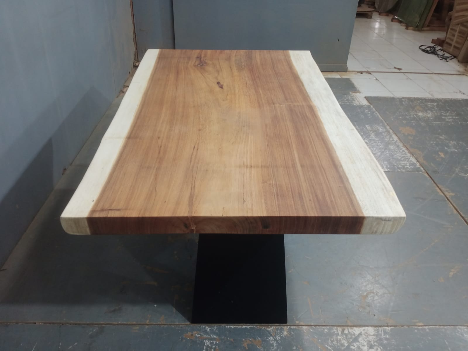 Live Edge Tables