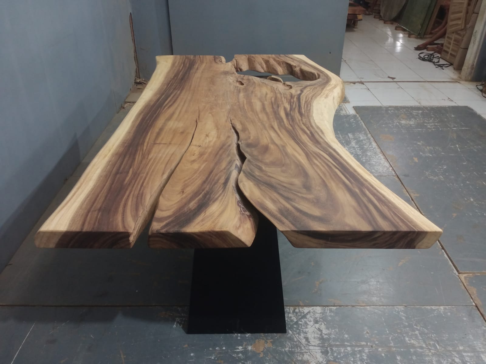 Live Edge Tables