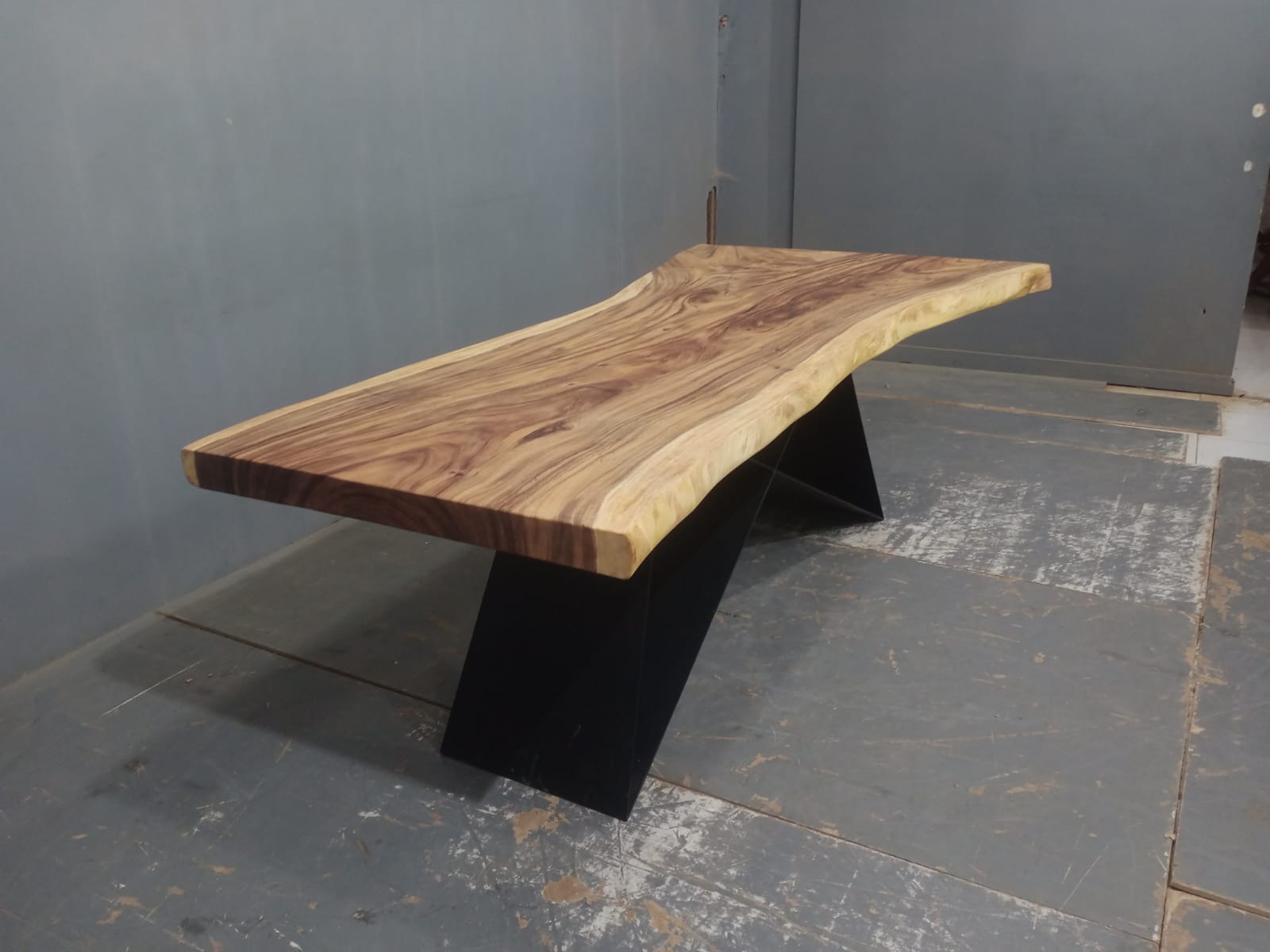Live Edge Tables